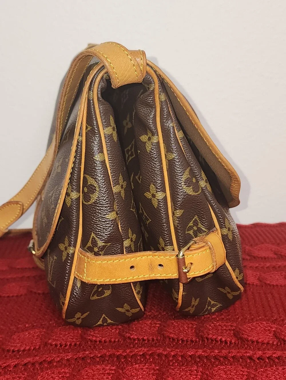 Louis Vuitton Authentic Vintage (34 Yrs.old) SAUMUR 30